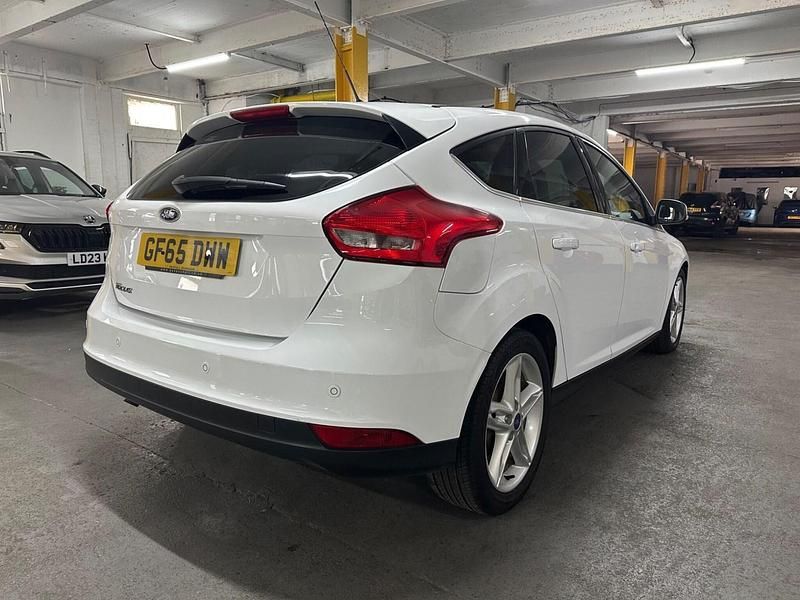 Used Ford Focus Titanium 120 HP (88 kW) 2015 White Hatchback