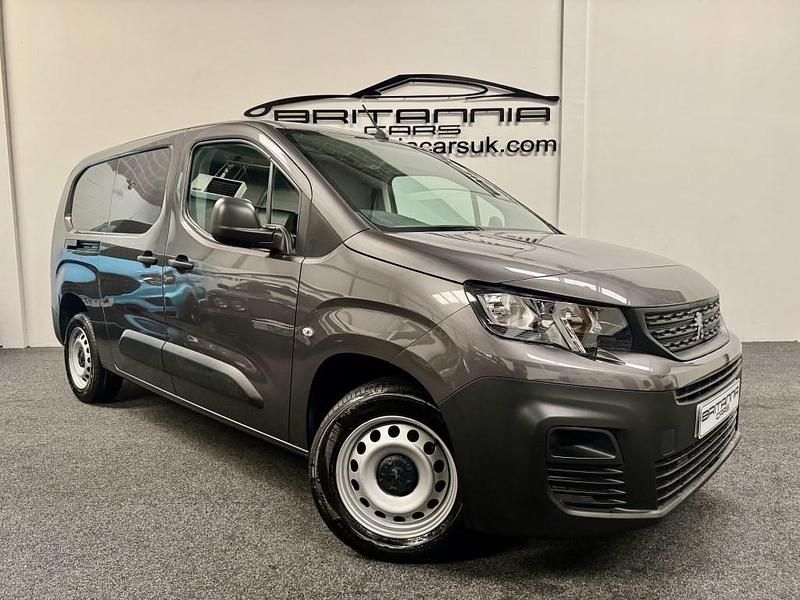 Grey Used 2023 Peugeot Partner Premium Van | £13,480 (Fair price) - Image 1/4