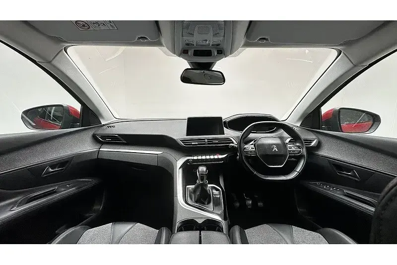 Second-hand Peugeot 3008 Allure 130 CP (95 kW) 2019 Roșu SUV