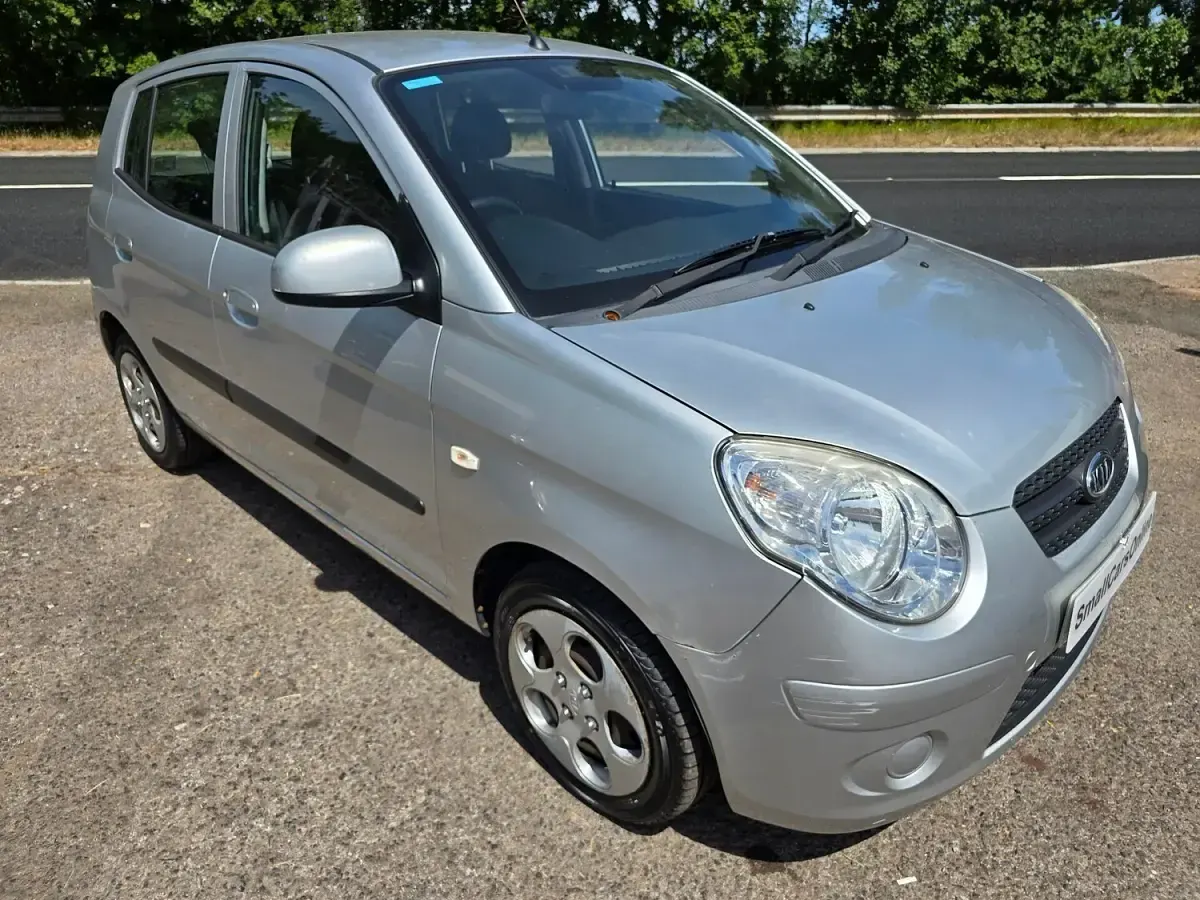 Used Kia Picanto 64 HP (47 kW) 2010 Silver Hatchback