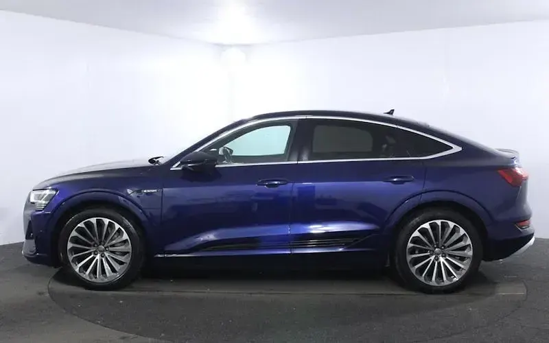 Usado Audi e-tron Sportback S-Line 300 kW (408 HP) 2022 SUV