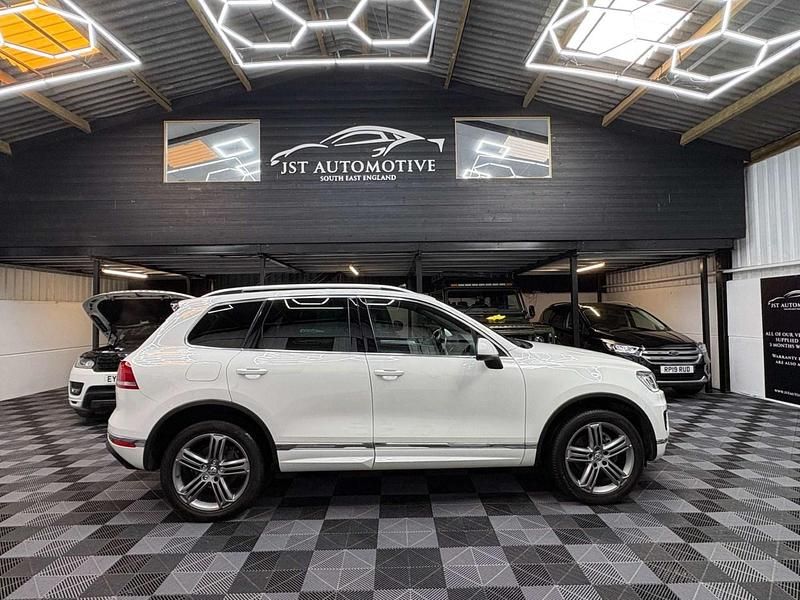Used VW Touareg R-line 262 HP (192 kW) 2016 White SUV