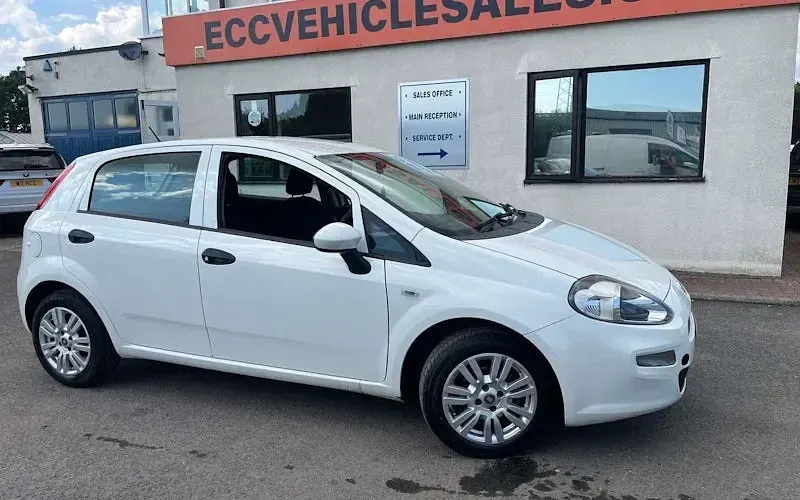 Used Fiat Punto Pop 69 HP (50 kW) 2017 Hatchback