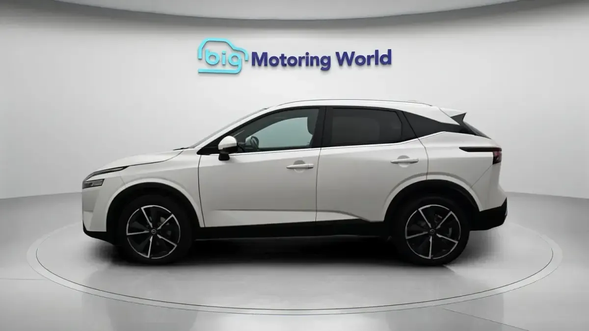 Used Nissan Qashqai Tekna 2022 White SUV
