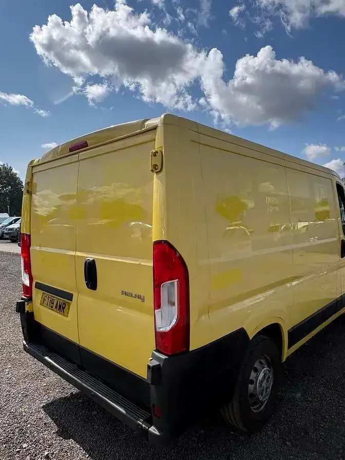 Used Citroën Relay 130 HP (95 kW) 2019 Yellow Van