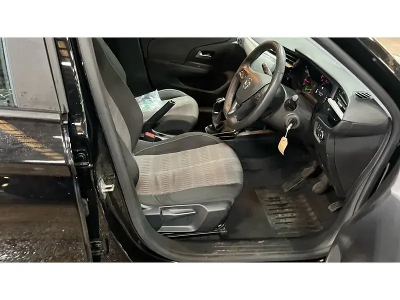 Second-hand Vauxhall Corsa Design Edition 2023 Negru Hatchback