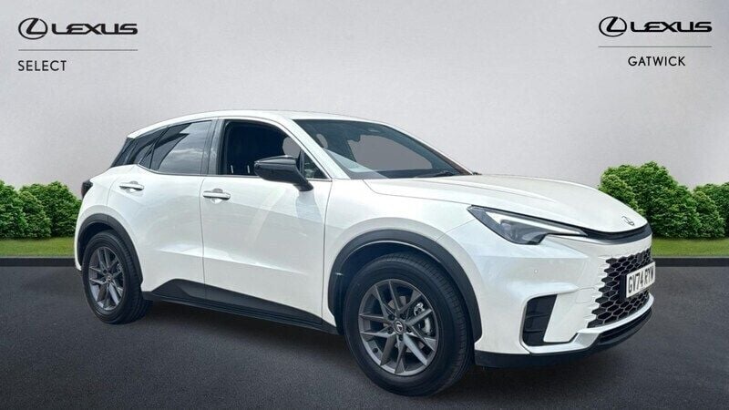 White Used 2025 Lexus LBX SUV | £31,500 (Good price) - Image 1/4