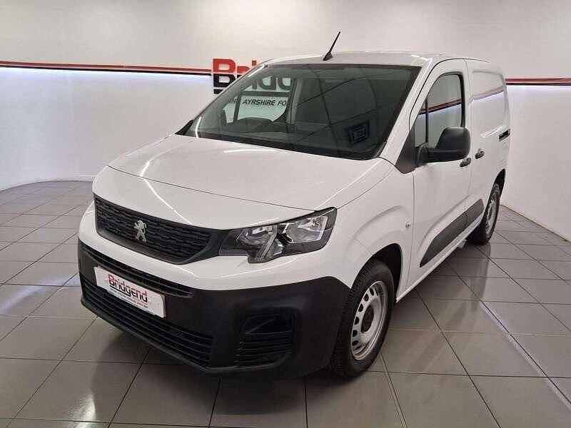 Used Peugeot Partner Premium 131 HP (96 kW) 2024 White MPV