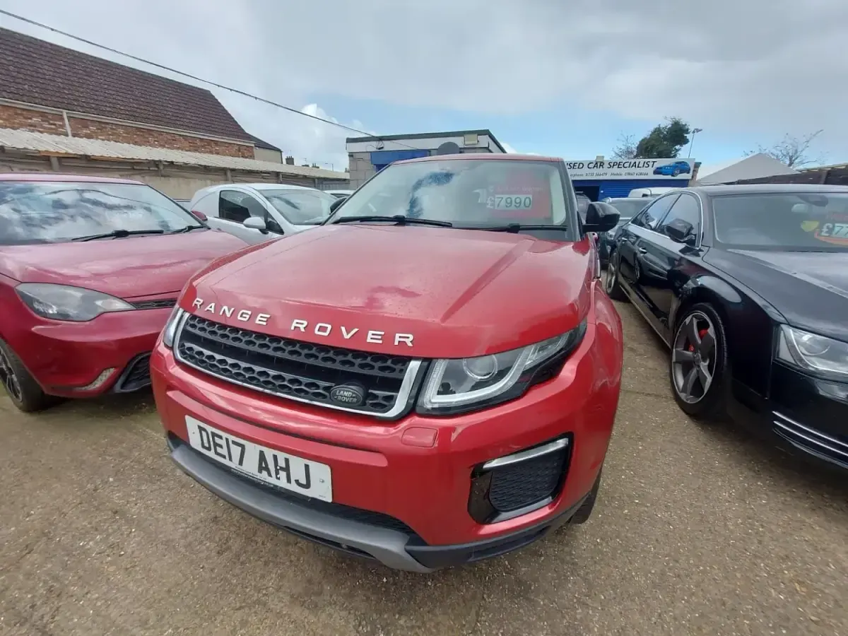 Used Land Rover Range Rover evoque SE 150 HP (110 kW) 2017 Red SUV