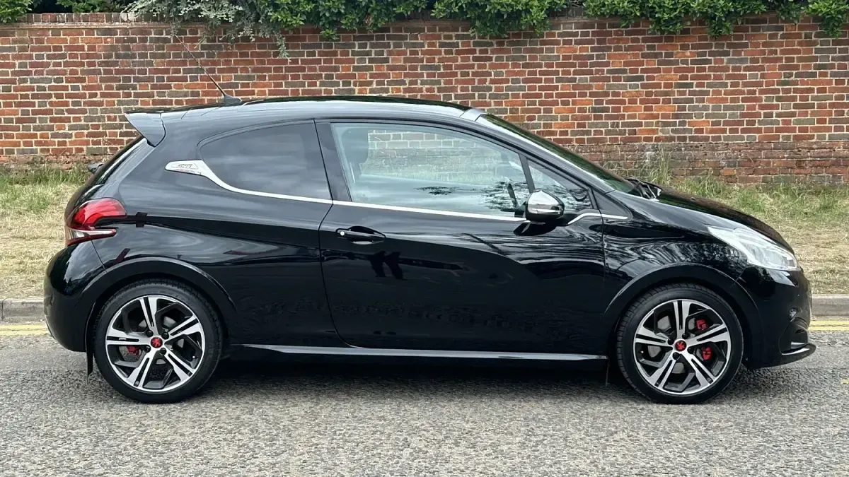 Used Peugeot 208 Prestige 208 HP (152 kW) 2018 Black Hatchback