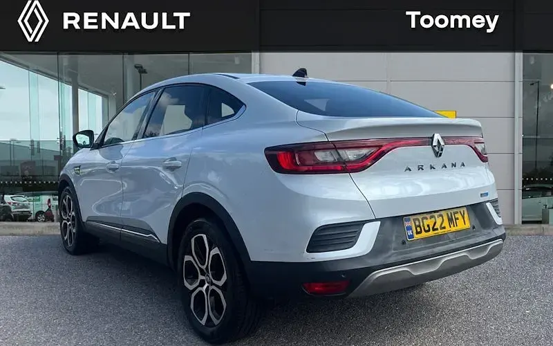 Used Renault Arkana Version S 143 HP (105 kW) 2022 White  SUV