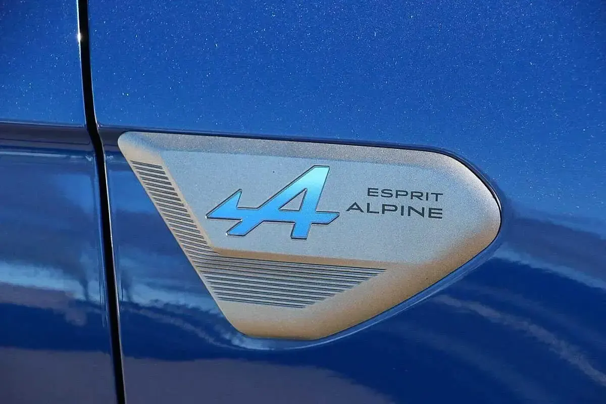 Begagnad Renault Clio V Esprit Alpine 90 HK (66 kW) 2025 Blå Halvkombi