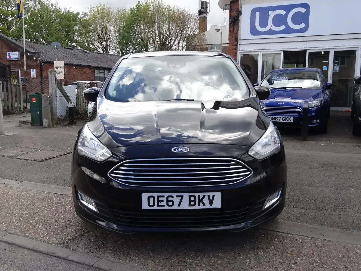 Usado Ford C-MAX Titanium 125 HP (91 kW) 2017 Preto Monovolume