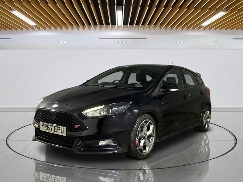 Used Ford Focus ST 185 HP (136 kW) 2017 Black Hatchback