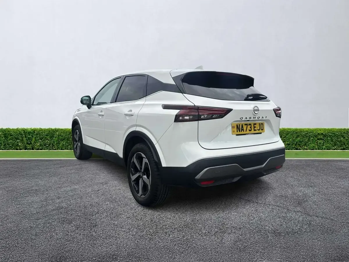 Used Nissan Qashqai N-Connecta 158 HP (116 kW) 2023 White SUV