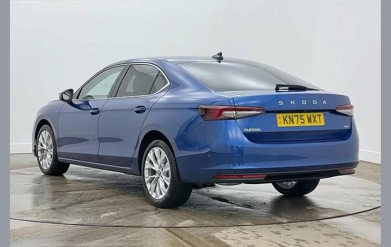 New Skoda Superb SE L 190 HP (139 kW) 2025 Cobalt blue metallic Hatchback