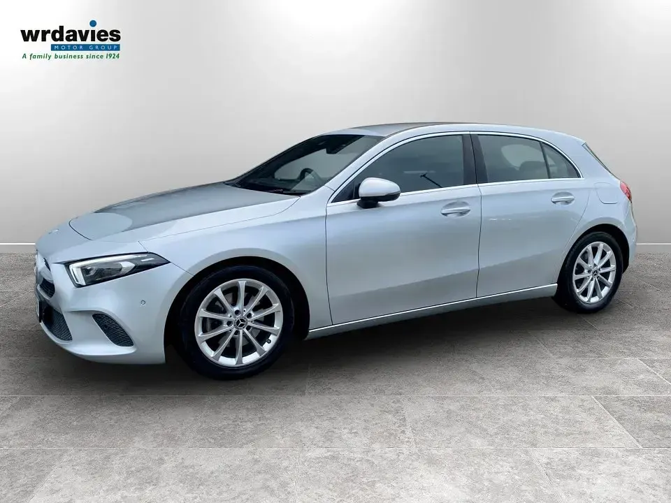 Używany Mercedes A200 Executive 163 KM (119 kW) 2021 Srebrny Hatchback