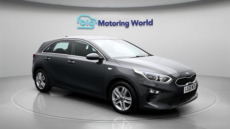 Used Kia Ceed 120 HP (88 kW) 2020 Grey Hatchback