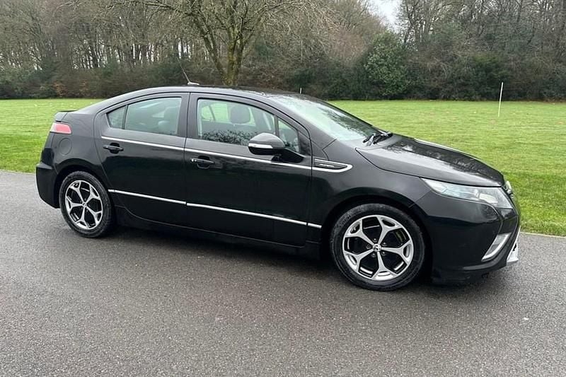 Used Vauxhall Ampera 111 kW (151 HP) 2013 Black Hatchback