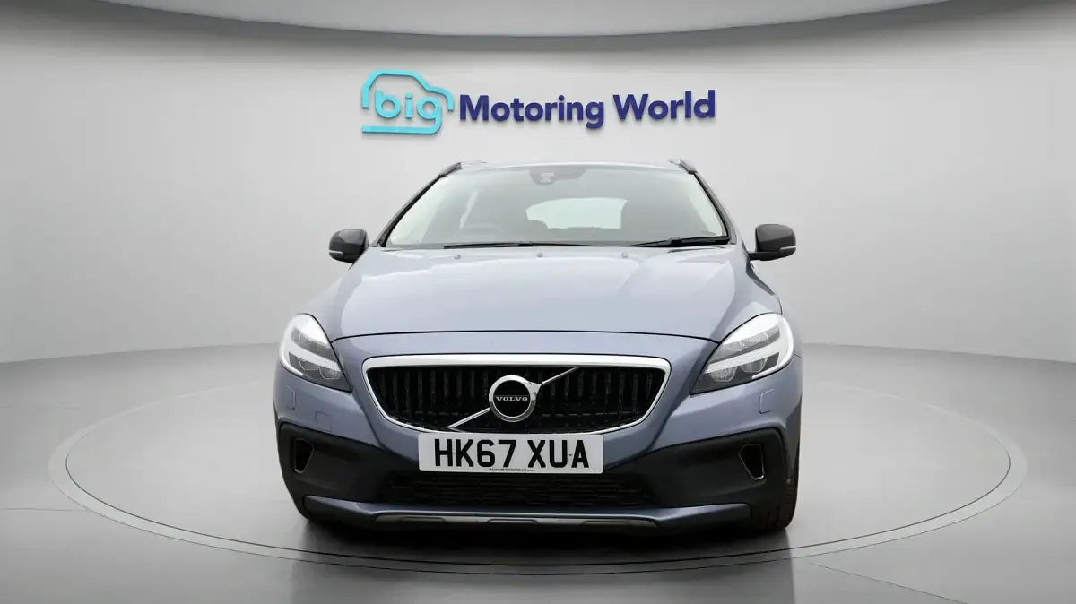 Used Volvo V40 CC Plus 150 HP (110 kW) 2018 Estate