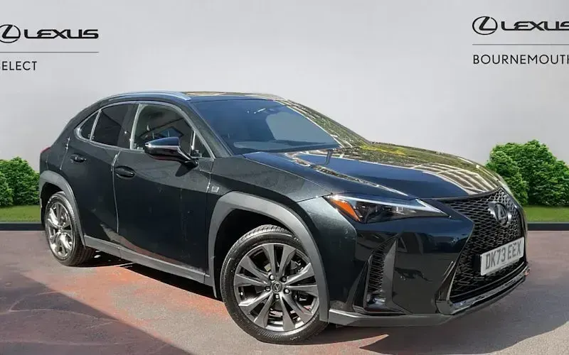 Usado Lexus UX 250h Sport Design Packet 184 HP (135 kW) 2023 SUV