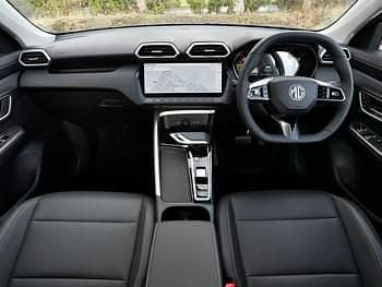 New MG ZS Trophy 196 HP (144 kW) 2025 Silver SUV