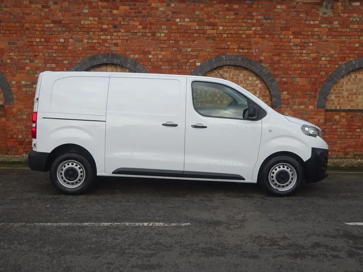 Used Peugeot Expert S 2021 White Van