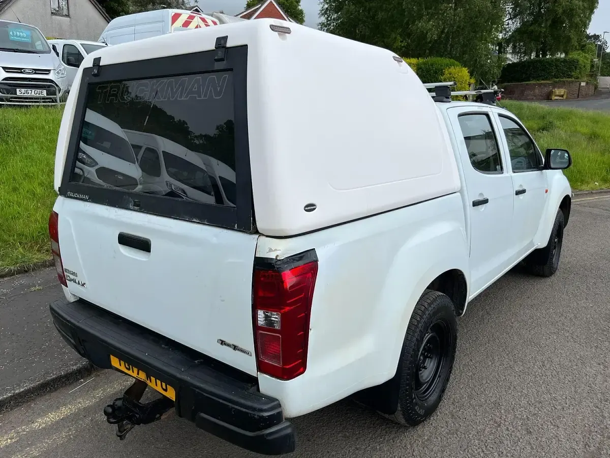 Used Isuzu D-Max 2017 White Pickup