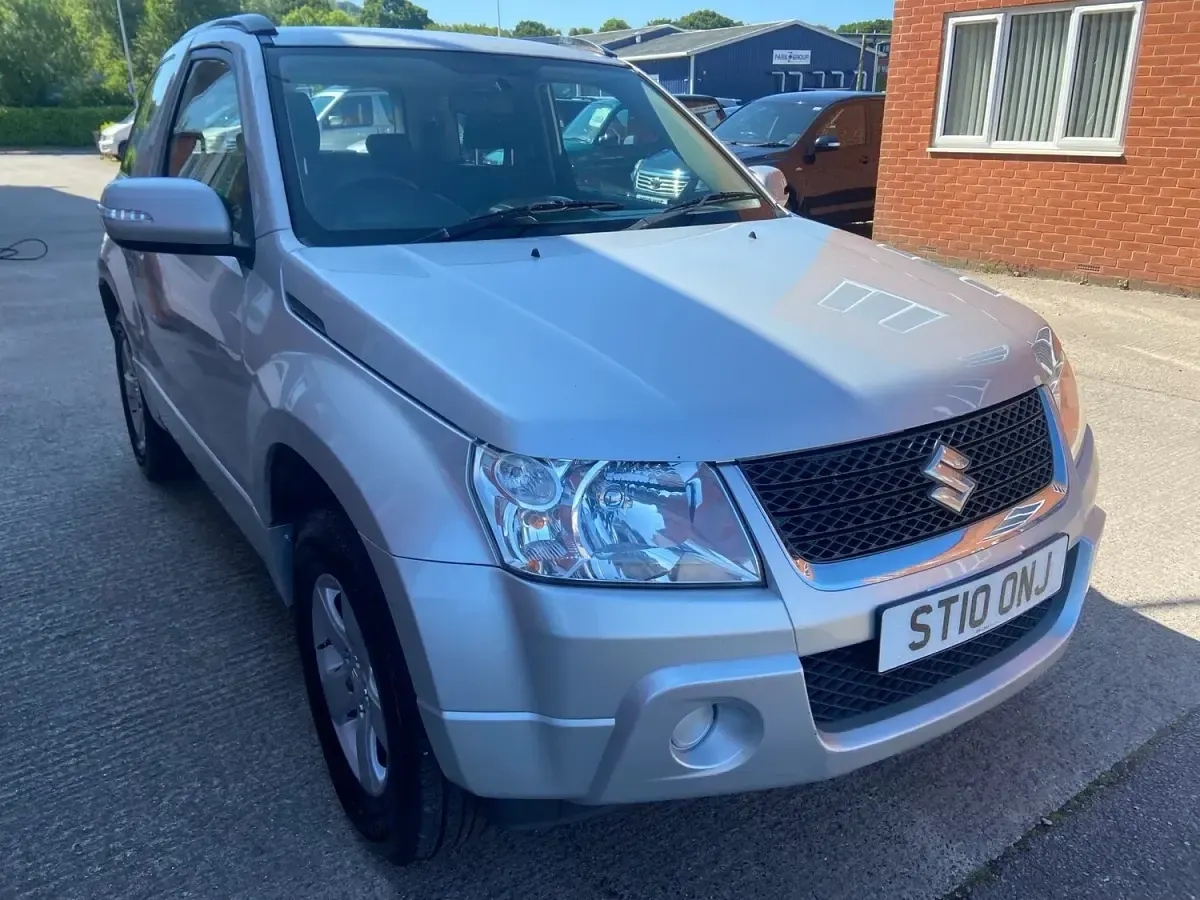Used Suzuki Grand Vitara SZ3 106 HP (77 kW) 2010 Silver SUV