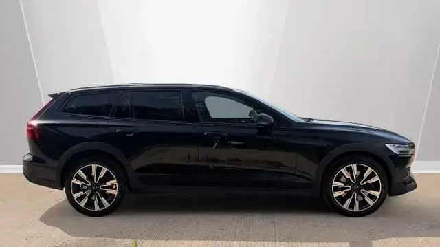 Used Volvo V60 CC Pro 247 HP (181 kW) 2021 Estate