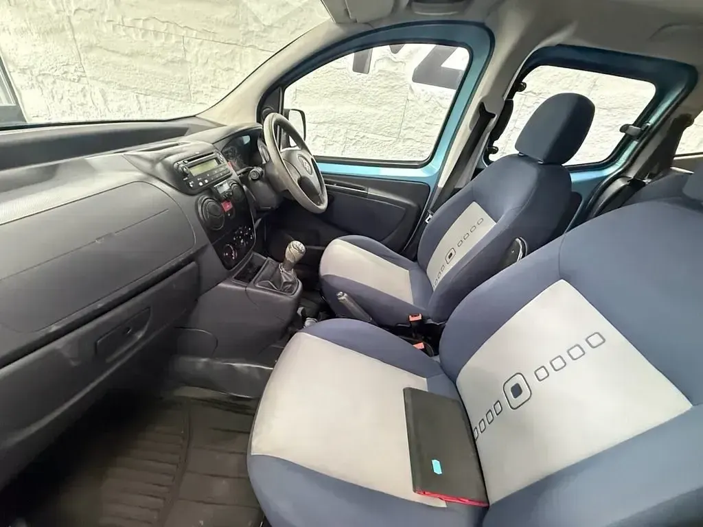 Używany Citroën Nemo 70 KM (51 kW) 2010 Niebieski Minivan