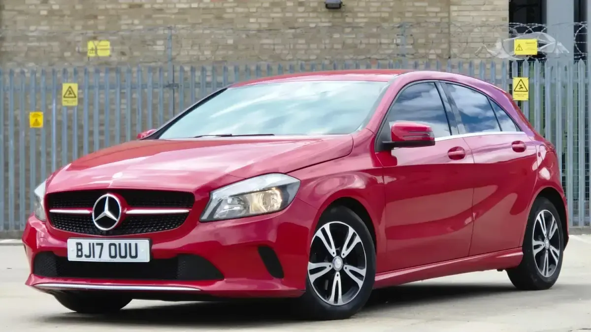 Used Mercedes A180 SE 109 HP (80 kW) 2017 Red Hatchback