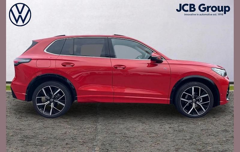Used VW Tiguan R-line 148 HP (108 kW) 2025 Red SUV