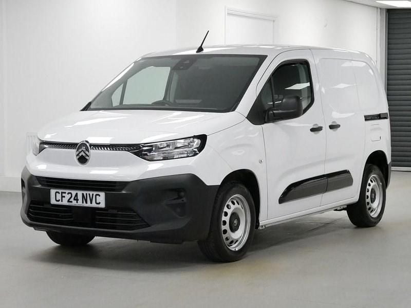 Used Citroën Berlingo 100 HP (73 kW) 2024 White MPV