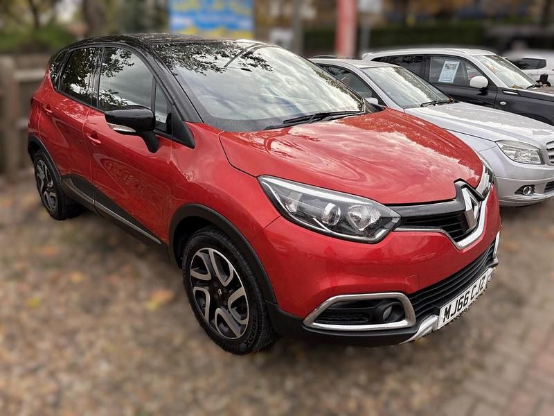 Red Used 2016 Renault Captur Signature SUV | £8,495 (Fair price) - Image 1/4