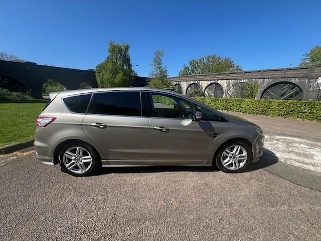 Begagnad Ford S-MAX Sport 180 HK (132 kW) 2016 Silver Minibuss