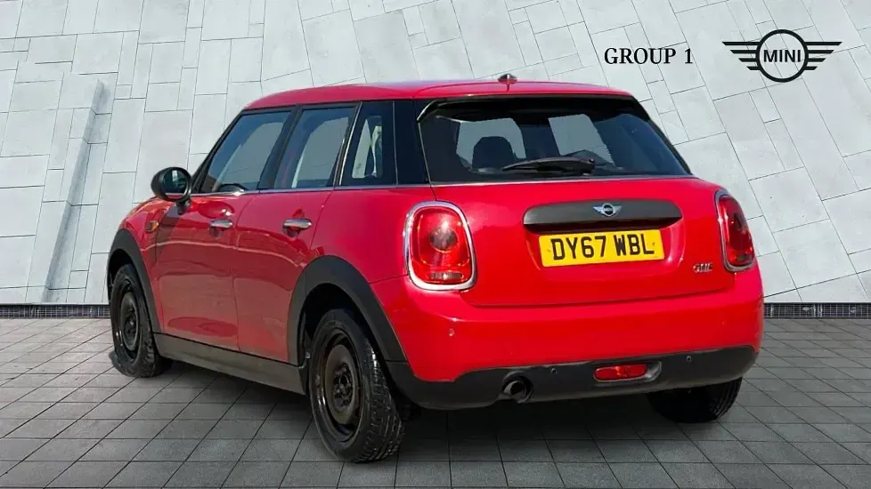 Used Mini ONE Hatch 102 HP (75 kW) 2017 Red Hatchback