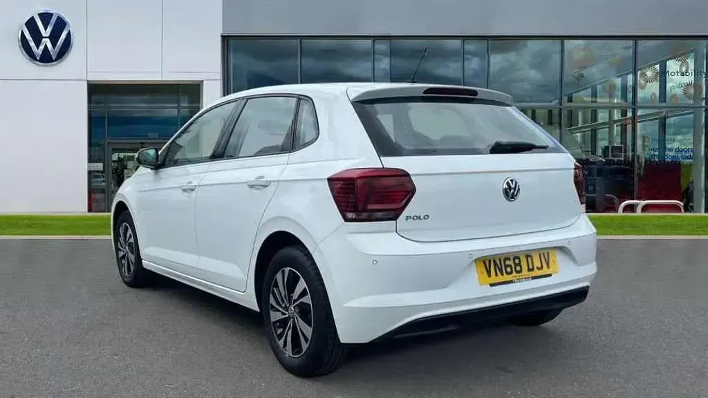 Used VW Polo SE 95 HP (69 kW) 2018 White  Hatchback