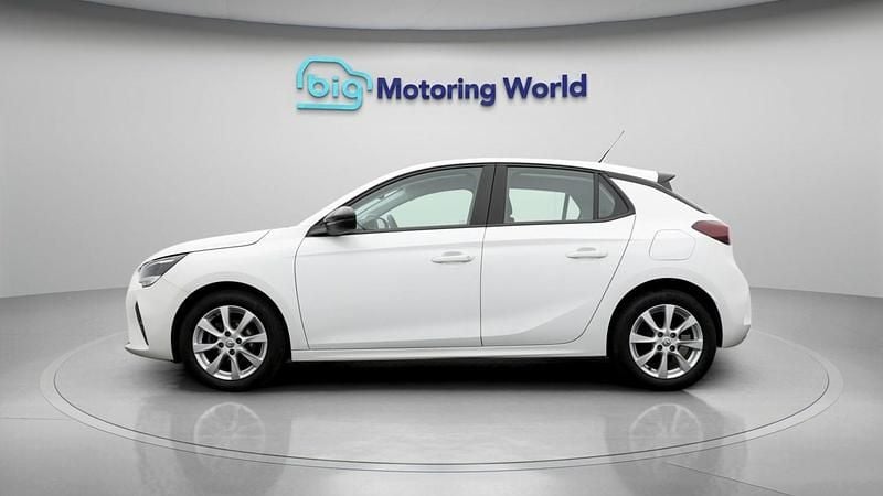 Used Vauxhall Corsa Design Edition 75 HP (55 kW) 2022 White Hatchback