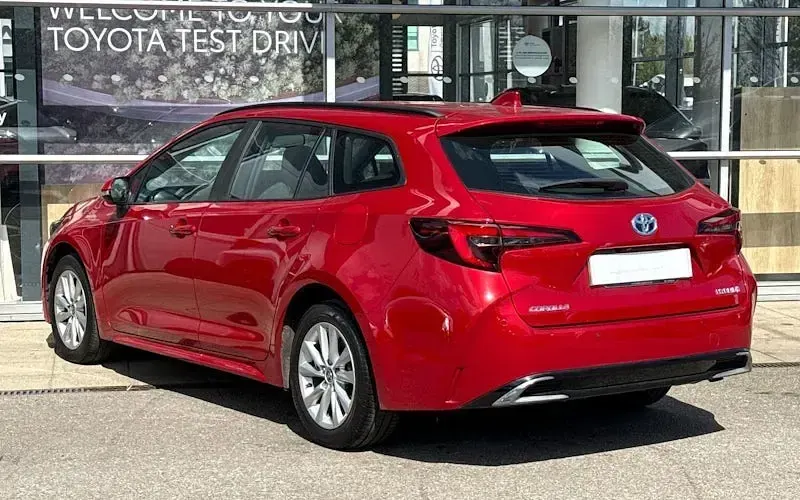 Second-hand Toyota Corolla 140 CP (102 kW) 2026 Break