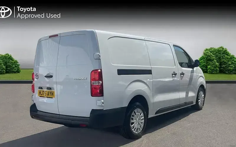Used Toyota Proace 144 HP (105 kW) 2025 White MPV