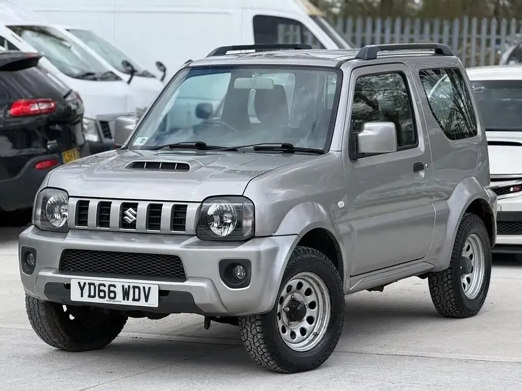 Used Suzuki Jimny SZ3 85 HP (62 kW) 2016 Silver SUV