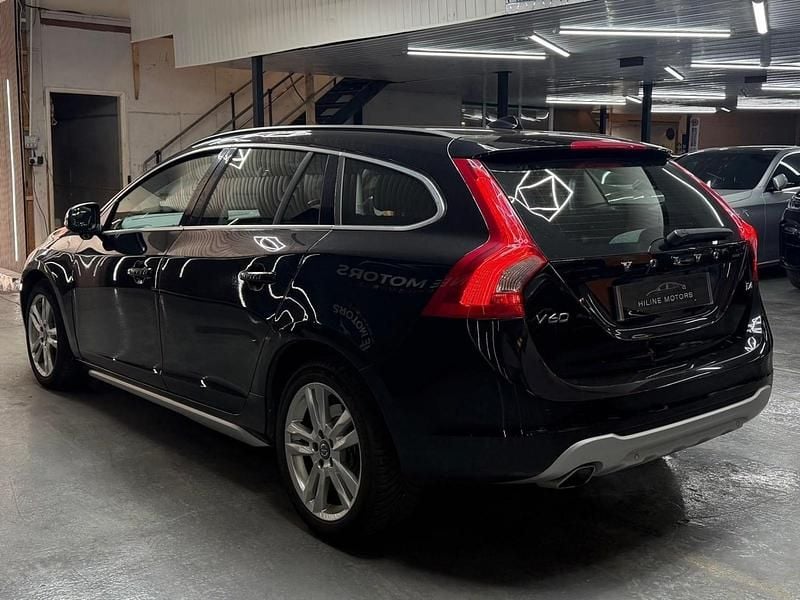 Used Volvo V60 SE 163 HP (119 kW) 2012 Black Estate