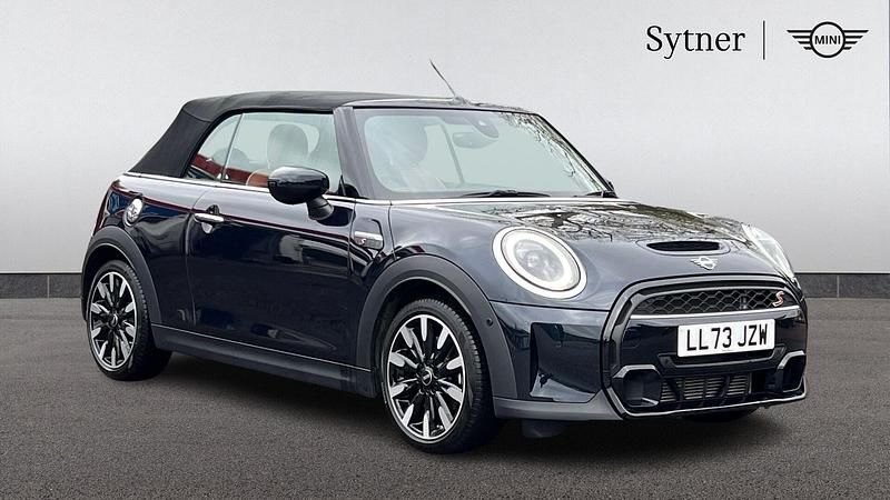 Black Used 2023 Mini Cooper S Exclusive Hatchback | £26,500 (A bit pricey) - Image 1/4