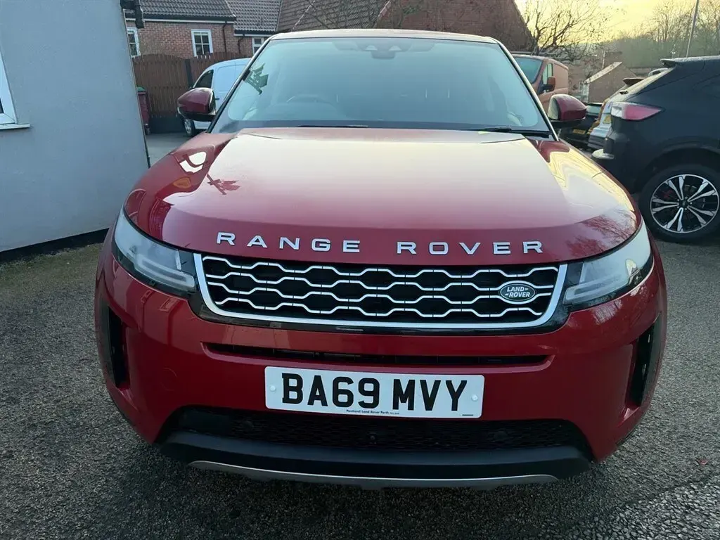 Used Land Rover Range Rover evoque SE 2019 Red Estate