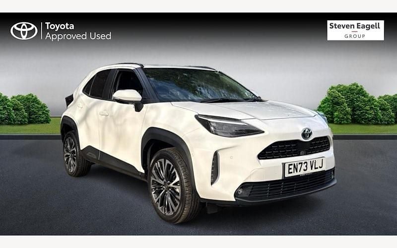 Used 2025 Toyota Yaris Hybrid Estate | £24,928 (A bit pricey) - Image 1/4