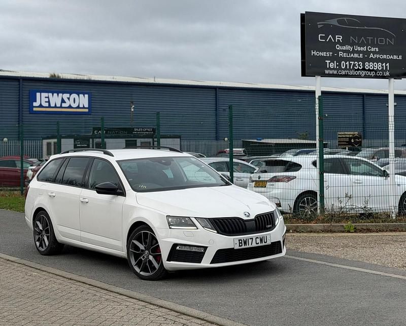 White Used 2017 Skoda Octavia vRS Estate | £10,490 (Expensive) - Image 1/4