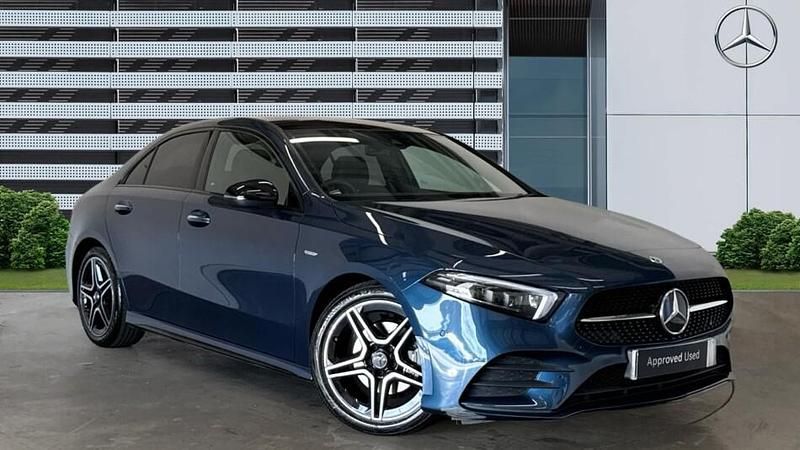 Used Mercedes A180 AMG Line Premium Plus 136 HP (100 kW) 2022 Blue Sedan