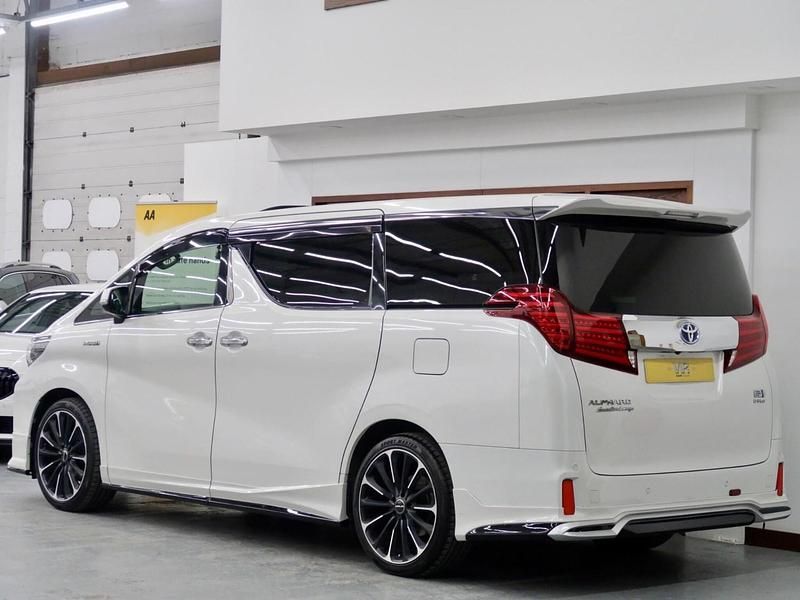 Used Toyota Alphard Executive 2026 White MPV