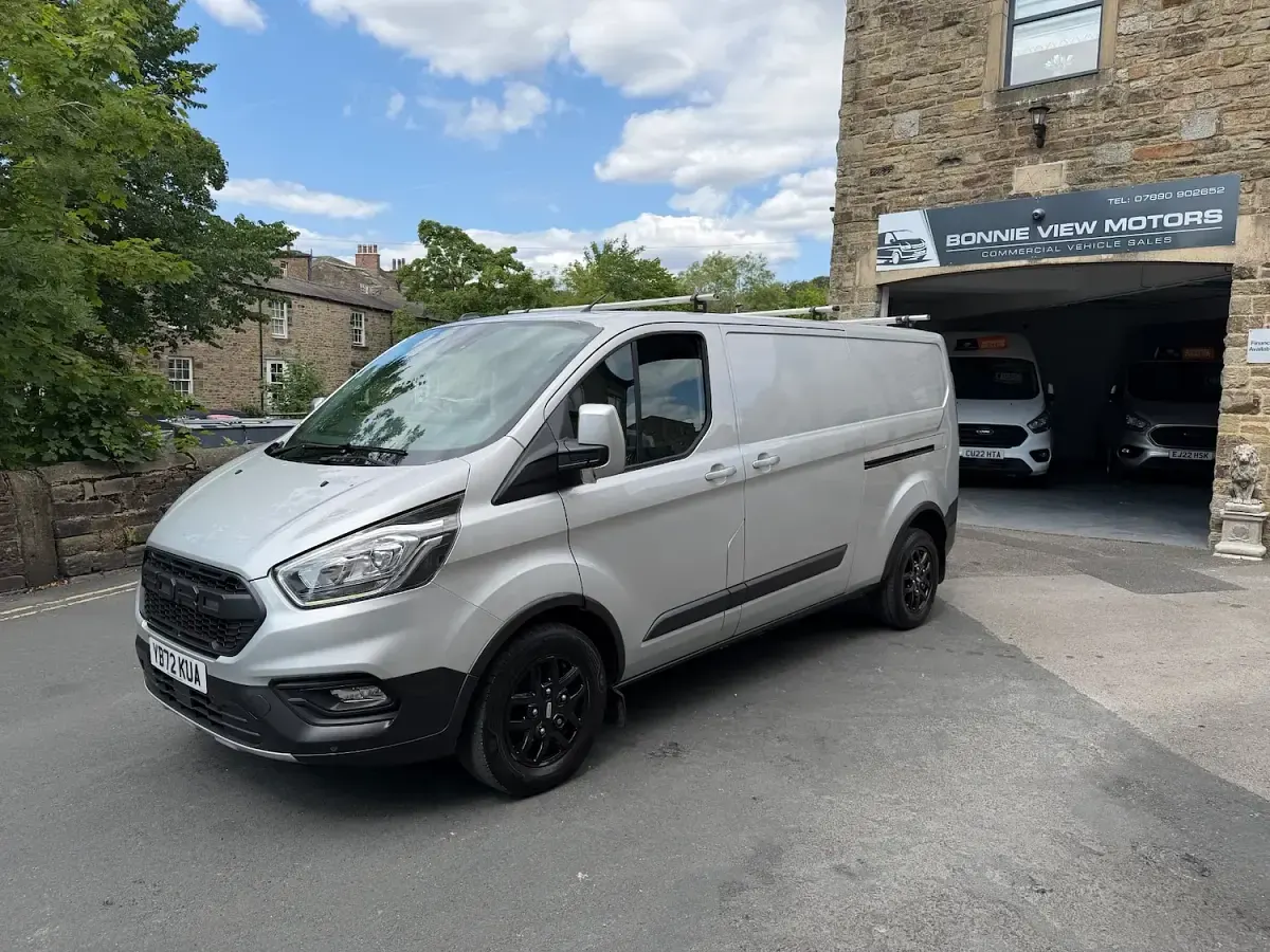 Used Ford Transit Custom 170 HP (125 kW) 2022 Silver Van